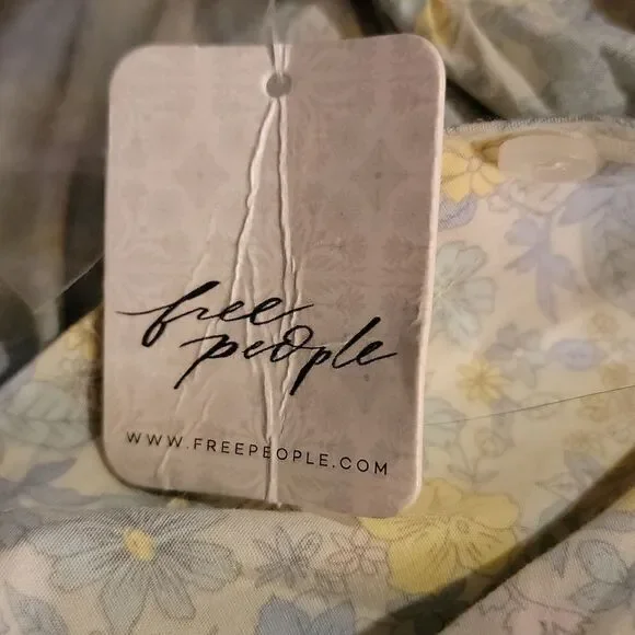 Free People Bring it Back Blouse floral size XS NWT - Picture 7 of 7